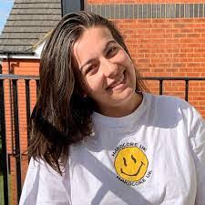 Amber Manney's Instagram, Twitter & Facebook