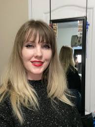 Tuesday's Tidbit~~~~ When That Girl began, Maro Thomas used her own classic  flip hairstyle complete with bangs. During the break between seasons Marlo  decided to let the bangs grow out. but Clariol,