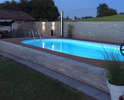 Poolakademie De Bauen Sie Ihren Pool Selbst Wir Helfen Ihnen Dabei Kleine Hinterhof Pools Gartenpools Hauser Mit Pool