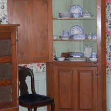 Para el comedor, la decoradora encargó la réplica exacta de u. La Alacena Un Mueble Util En La Cocina Y El Comedor Consumer