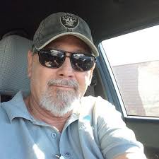 You look hot mama! Wish you would message me