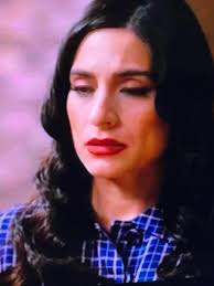 Alfredo's Decision Regarding Mariana's Letter to Alejandro