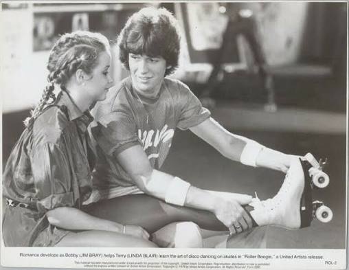 Roller Boogie original 1979 8x10 photo Linda Blair puts on skates with Jim  Bray - Moviemarket