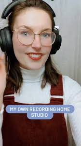 Hey friend 👋 I'm Helena, #voiceactor #britishactress #tvpresenter  #comedian and #writer based in the #uk 🇬🇧 , I'm a trained actor and  singer with my own #homerecordingstudio 🎙️, I grew up