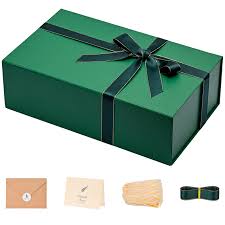 Amazon.com: LIFELUM Christmas Gift Box for Presents 1 Pack 13.85 x 8.35 x  4.45 inch Big Decorative Green Gift Box for Clothes with Magnetic Lids  Luxury Accessories Card, Ribbon, Filler,Sticker : Health & Household