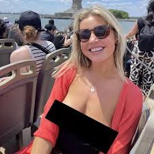 I flashed in public for six days to help liberate women – our bodies are  amazing - Mirror Online