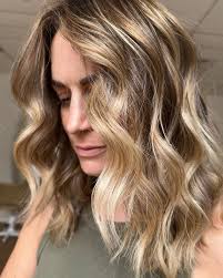 Katie is absolutely 🚬 We created a seamless blend with natural dimension.  A customised balayage for the perfect sun-kissed effect. Precision, depth,  and movement—expertly crafted for a luminous, low-maintenance result.