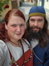 På lördag är det dags för Sommaröppet! Det blir som ett enda långt  stickcafé hela dagen. Det kommer att finnas fika och soppa till försäljning  och gott om plats att sitta och