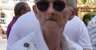 Nancy : brassard noir en signe de deuil national