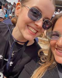 Danielle Birch (@danielle_birch_) • Instagram photos and videos