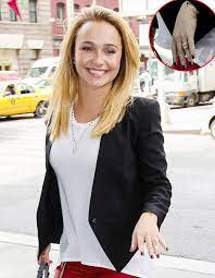 Pic Blinged Out Hayden Panettiere Flashes Giant Engagement Ring Celebrity Engagement Rings Engagement Celebration Celebrity Style