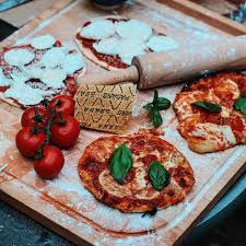 Pizza Aus Dem Steinofen Instagram Laryloves Hygge Rezepte Rezeptideen Food Essen Inspiration Inspo Lecker Herbst Garten Lecker Essen Rezepte