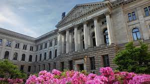 Gesamtfragenkatalog zum test „leben in deutschland und zum einbürgerungstest stand: Bundesrat Das Gebaude Das Gebaude Des Bundesrates