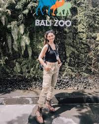 Love story the series tayang di sctv setiap pukul 20.00 wib gaes. Biodata Fiolina Teja Yanti Pemeran Nadin Love Story The Series Berusaha Rebut Hati Kendra Malang Terkini