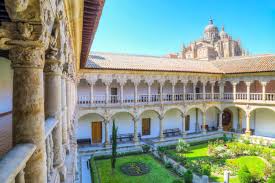 Guerras, desastres, crisis económicas e incluso otras pandemias. What To Do In Salamanca Spain