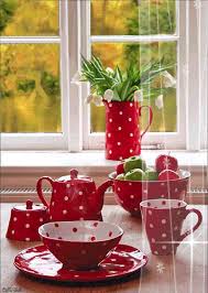 Foto Com Animacao Vaisselle De Noel Cuisine Rouge Et Blanche Deco Cuisine Rouge