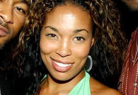 Josie harris, former girlfriend of floyd mayweather with whom she has three children, was found dead outside her home in valencia, california. Josie Harris Ex Gf And Baby Mother Of Floyd Mayweather Found Dead At 40 Madamenoire