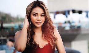 Siapa yang tak kenal putri dari musisi ternama anang hermansyah dan krisdayanti? Gara Gara Pose Ini Aurel Hermansyah Banjir Pujian Winnetnews Com