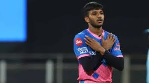 The three young uncapped indian fast bowlers promise much for the future. Ipl 2021 Chetan Sakariya Side By Side His Covid 19 Father