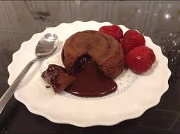 Coacem lava cake 8 minute. Vulcan De Ciocolata Lava Cake Cristine Cuisine Youtube