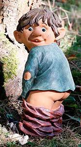 Da Freuen Sich Die Nachbarn Gartenfigur Der Besonderen Art Gut Gelacht Witzige Idee Vor Allem Als Geschenk Gartenfiguren Figur Garten