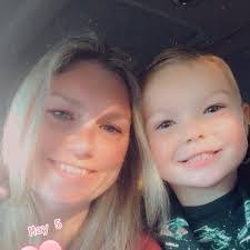 Tammy Piland's Instagram, Twitter & Facebook