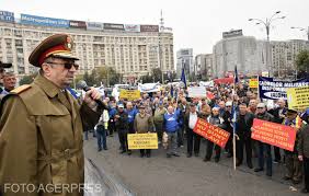 Pot deveni membri ai scmd cadrele militare disponibilizate, cadrele militare in rezerva si in retragere si vaduvele si urmasii cadrelor militare care au servit patria in: ConsultÄri Ale ReprezentanÅ£ilor Guvernului Cu Sindicatul Cadrelor Militare Disponibilizate La Palatul Victoria AgenÈia De PresÄ Rador