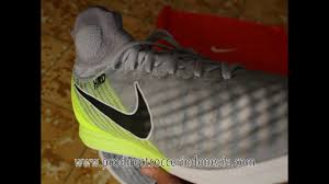 Pin Di Sepatu Futsal Nike