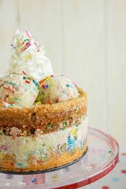 1001 Idees Pour Preparer Un Gateau D Anniversaire Fait Maison Gateau Creme Glacee Gateau Anniversaire Gateaux D Anniversaire Fait Maison