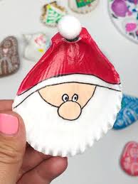 I love all of these fun seashell crafts for kids. Christmas Painted Shell Ornaments Color Made Happy
