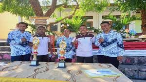 Lomba menulis gratis 2021 berjenis lomba menulis esai dan lomba menulis cerpen. Yxuxra5djorz5m