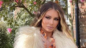Cheats can make the world of the sims 4 even wackier and sometimes more fun. Towie Star Chloe Sims Shows Off New Natural Look After Removing Fillers