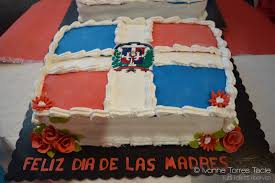 Los días festivos sociales son aquellos que por lo general son laborables, pero que se resaltan como festividades, en conmemoración a alguna celebración importante, tales como: Consulado De Republica Dominicana Festejo El Dia De La Madre Dominicana