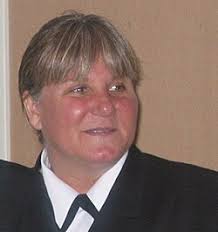 File:US Navy 030329-N-5637H-001 Women Divers Hall of Fame inductees (left)  Lt. Cmdr. Lori Yost, and Cmdr. Gina Harden (right) pose with famed Navy  diver.jpg