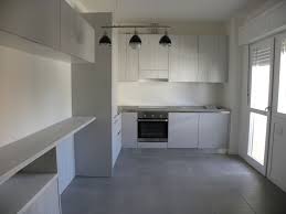 Appartamento al piano primo composto da soggiorno con cucina a vista, camera matrimoniale, camera doppia, bagno. 7 Idee Su Affitti Appartamento Monolocale Appartamenti Monolocale