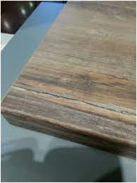 Le poseur ixina avait arraché le carrelage mural de la cuisine pour pouvoir poser les étagères murales ce qui a abîmé et crée un énorme trou au mur. La Cuisine Optimisee Par Ixina Du Reve A La Realite