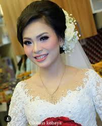Brokat tergolong bahan yang sangat diminati. Cikross Kebaya Kebaya Pengantin Kebaya Pernikahan Pengantin Rambut Pengantin