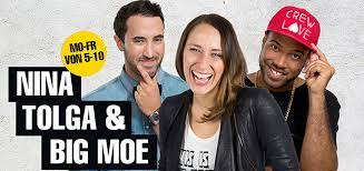 Ascultă live kiss fm radio, unul dintre cel mai popular post de radio din românia cu acoperire națională. Neue Morningshow Bei 98 8 Kiss Fm Radiowoche Aktuelle Radionews Ukw Dab News Und Radiojobs