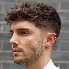 Sliced layers remove all the bulk from the ends of thick hair and have sharply pointed tips, for easy management. 40 Statement Hairstyles For Men With Thick Hair