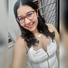 Carmen Villalobos fue con Rosie...