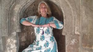 Una de las locutoras más conocidas de los 90, sin lugar a dudas, es daiy se trata de un pueblo sagrado ubicado a los pies del himalaya, conocido como la capital del yoga en india. Daisy May Queen Quot En La India El Choque Cultural Es Tremendo Quot Noticias Interes General Radio Zonica Zonica