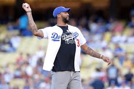 Video Anthony Davis Throws Out First Pitch For Dodgers On