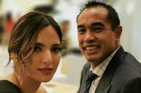 Nia dianggap sebagai istri dari nia ramadhani setelah disamkan dengan najwa shihab , kini dengan bcl bunga citra lestari. Nia Ramadhani Gue Jauh Dari Bucin Bucin Gue Realistis Halaman All Kompas Com
