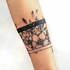 There's everything that could be in a detailed wrist tattoo. Top 37 Best Flower Wrist Tattoo Ideas 2020 Inspiration Guide Laptrinhx News