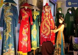 Ao Dai Vietnam: A Journey Through Tradition and Fashion - San Hotel Seriess