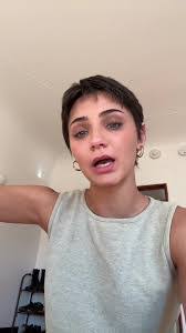 Elliot Grace's Instagram, Twitter & Facebook