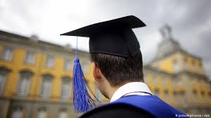 وزارة التعليم العالى و البحث العلمى المصرية,تعد وزارة التعليم العالى إحدى مؤسسات الدولة المنوط بها بناء الشخصية العلمية والإنسانية لقطاع عريض من الشباب سواء الجامعات أو المعاهد العليا. ÙˆØ²Ø§Ø±Ø© Ø§Ù„ØªØ¹Ù„ÙŠÙ… Ø§Ù„Ø¹Ø§Ù„ÙŠ ØªØ³ØªÙÙŠØ¯ Ù…Ù† Ø®Ø¨Ø±Ø© Ø§Ù„Ø®Ø§Ø±Ø¬ Ø®Ø§Øµ Ø§Ù„Ø¹Ø±Ø§Ù‚ Ø§Ù„ÙŠÙˆÙ… Dw 27 06 2013