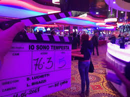 Driven by a ruthless, relentless need to succeed, numa will stop at nothing to close a deal even if it means bending the law. Dal Set Del Film Io Sono Tempesta Dubai Palace