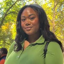 Elizabeth Millner's Instagram, Twitter & Facebook