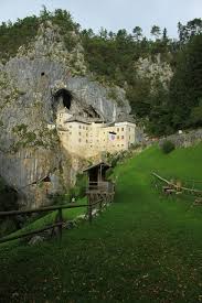 predjama castle slovenia burgen und schlosser schone orte urlaub reisen